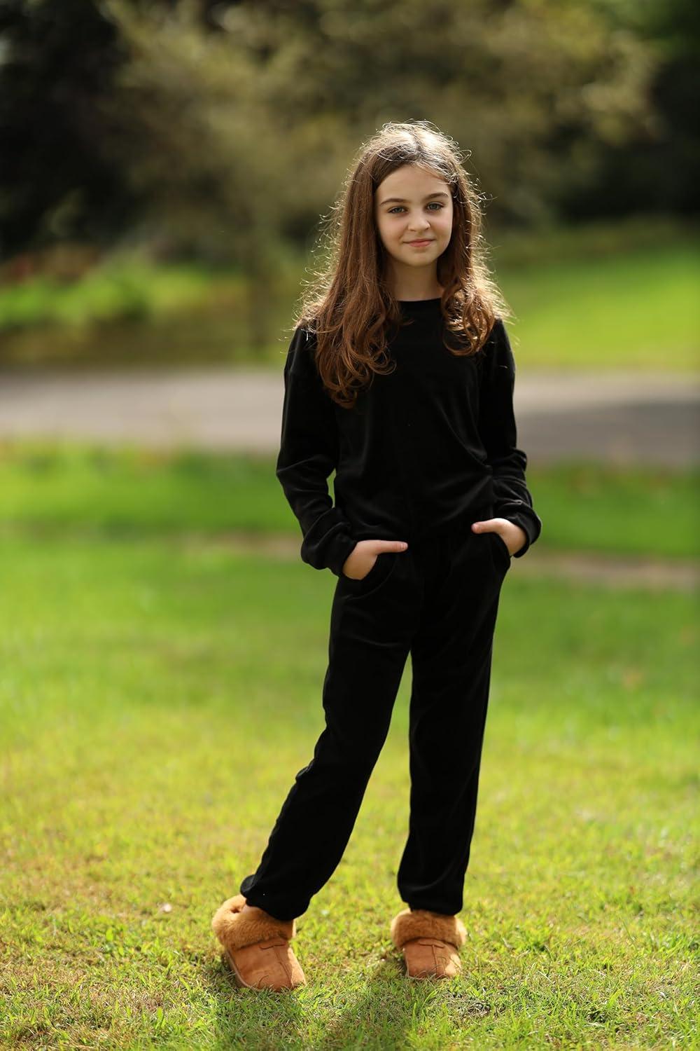 image:imageArshiner Girls 2 Piece Outfit Sweatsuits Set Kids Velour Sweatshirts amp Sweatpants Tracksuits Set for GirlsBlack