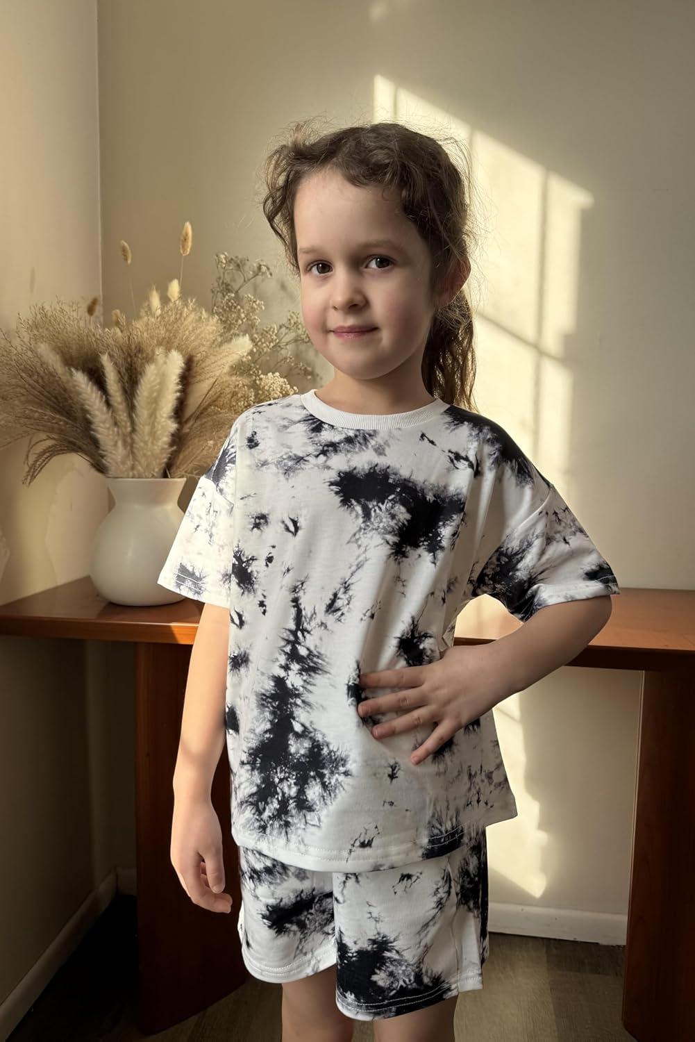 image:imageArshiner Girls 2 Piece Outfits Summer Clothes Short Sleeve Tops and Short with Pockets Kids Fashion Clothing SetsTie Dyeblack