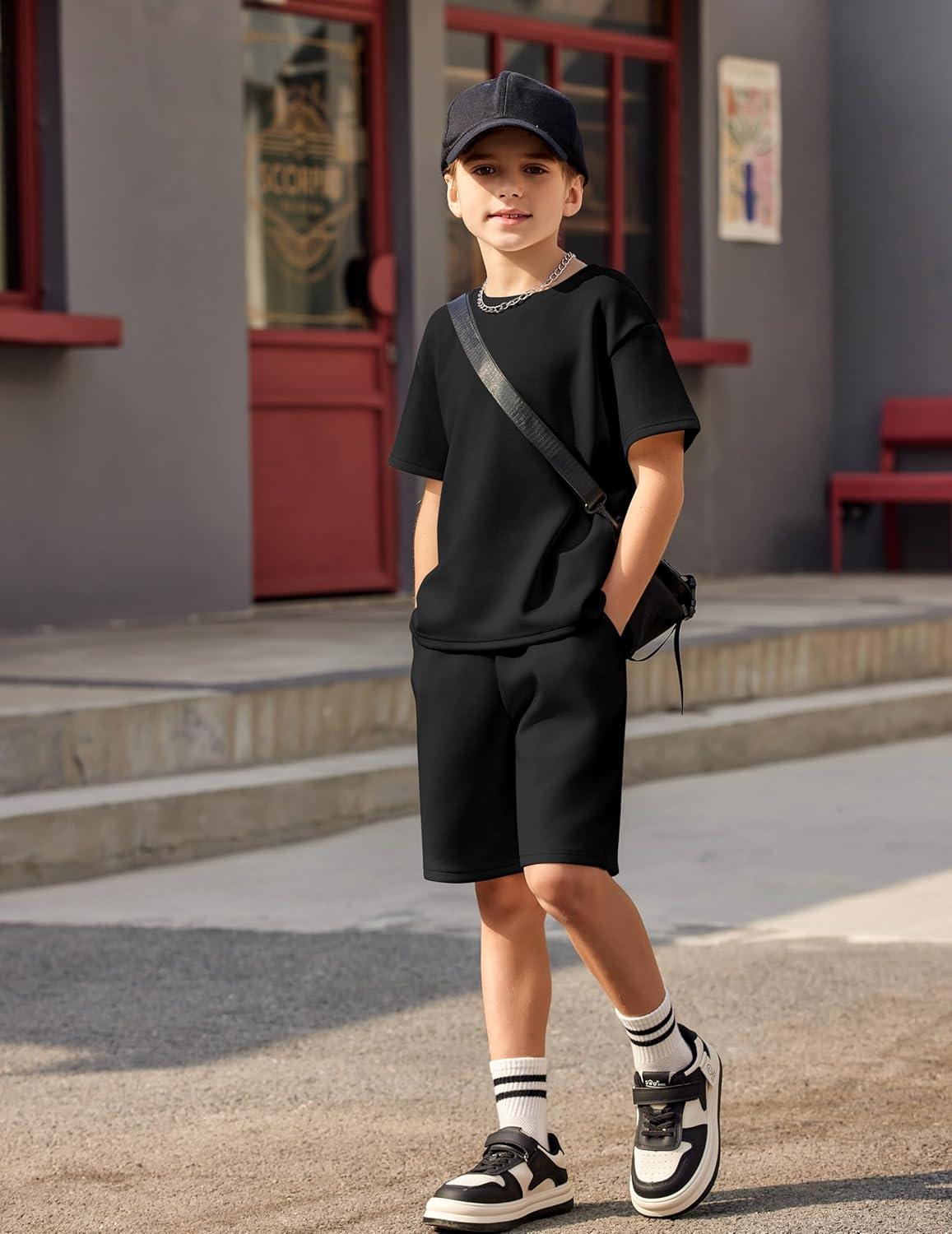 image:imageArshiner Kids Boy Drop Shoulder Tee amp Drawstring Waist Shorts With Chain NecklaceBlack