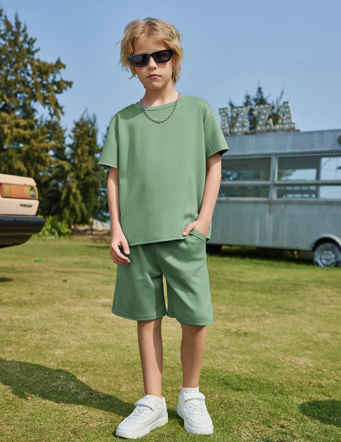 image:imageArshiner Kids Boy Drop Shoulder Tee amp Drawstring Waist Shorts With Chain NecklaceGreen