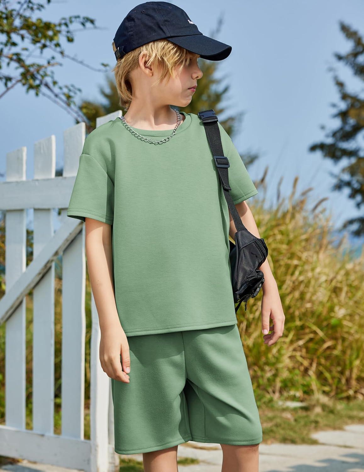 image:imageArshiner Kids Boy Drop Shoulder Tee amp Drawstring Waist Shorts With Chain NecklaceGreen