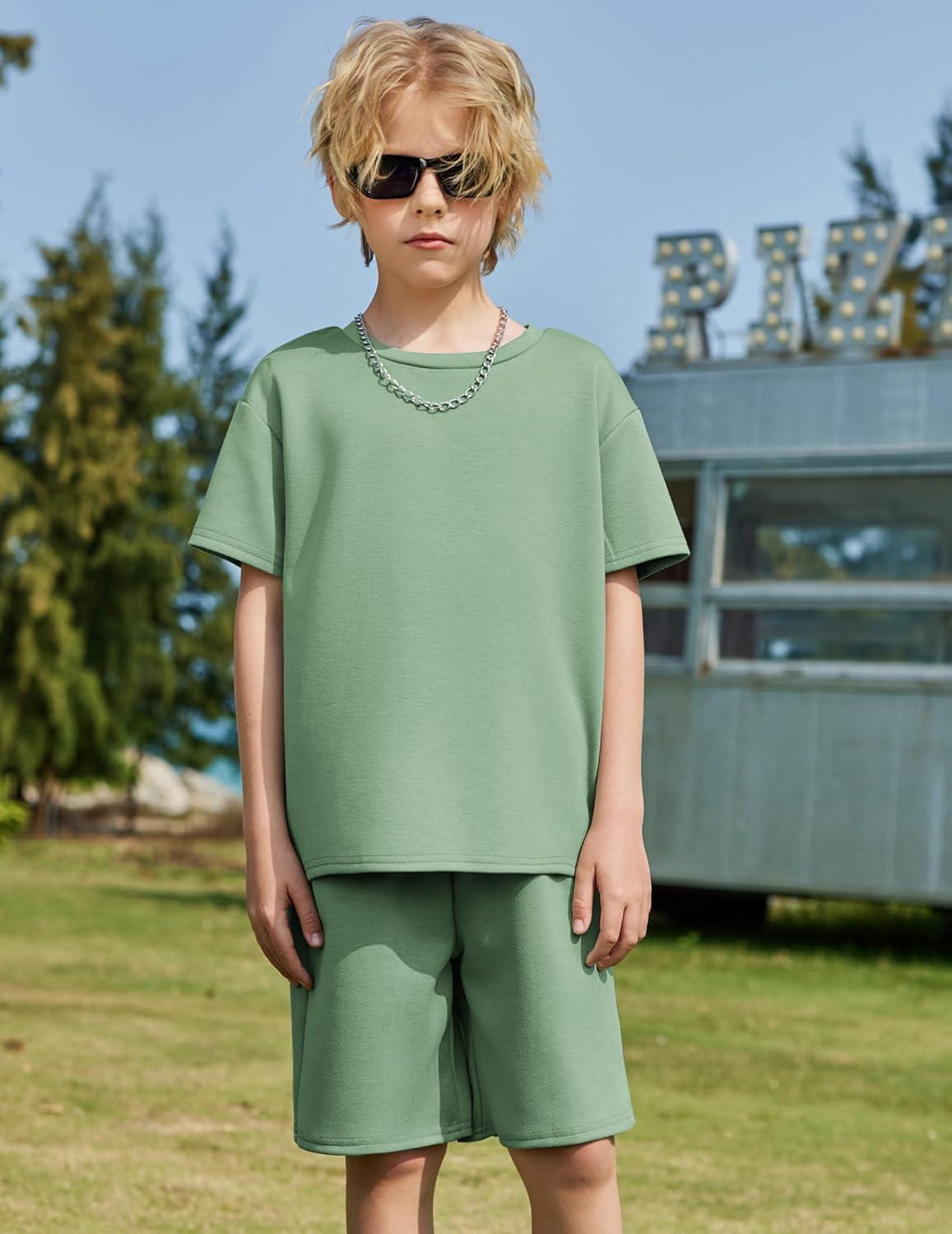 image:imageArshiner Kids Boy Drop Shoulder Tee amp Drawstring Waist Shorts With Chain NecklaceGreen